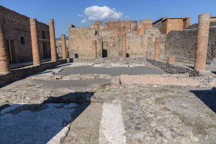 085 - Italia - Pompeya - parque arqueológico de Pompeya - Casa del Mosaico Geométrico.jpg